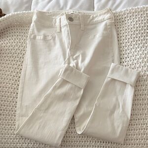 American Eagle White Stretch Jeans